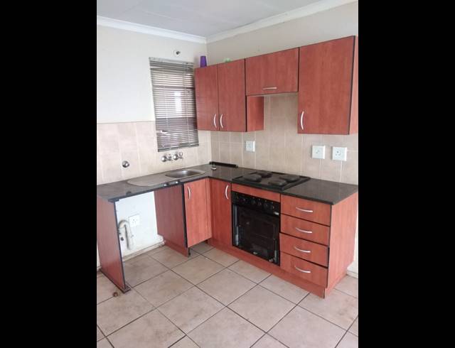 2 bed property to rent in KLIPPOORTJE